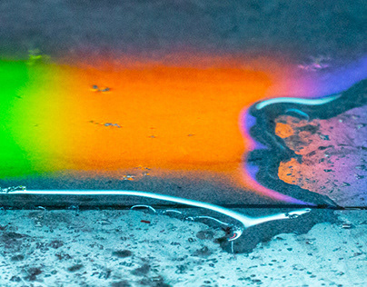 Неизвестный битой избил двух женщин во дворе дома в Петербурге